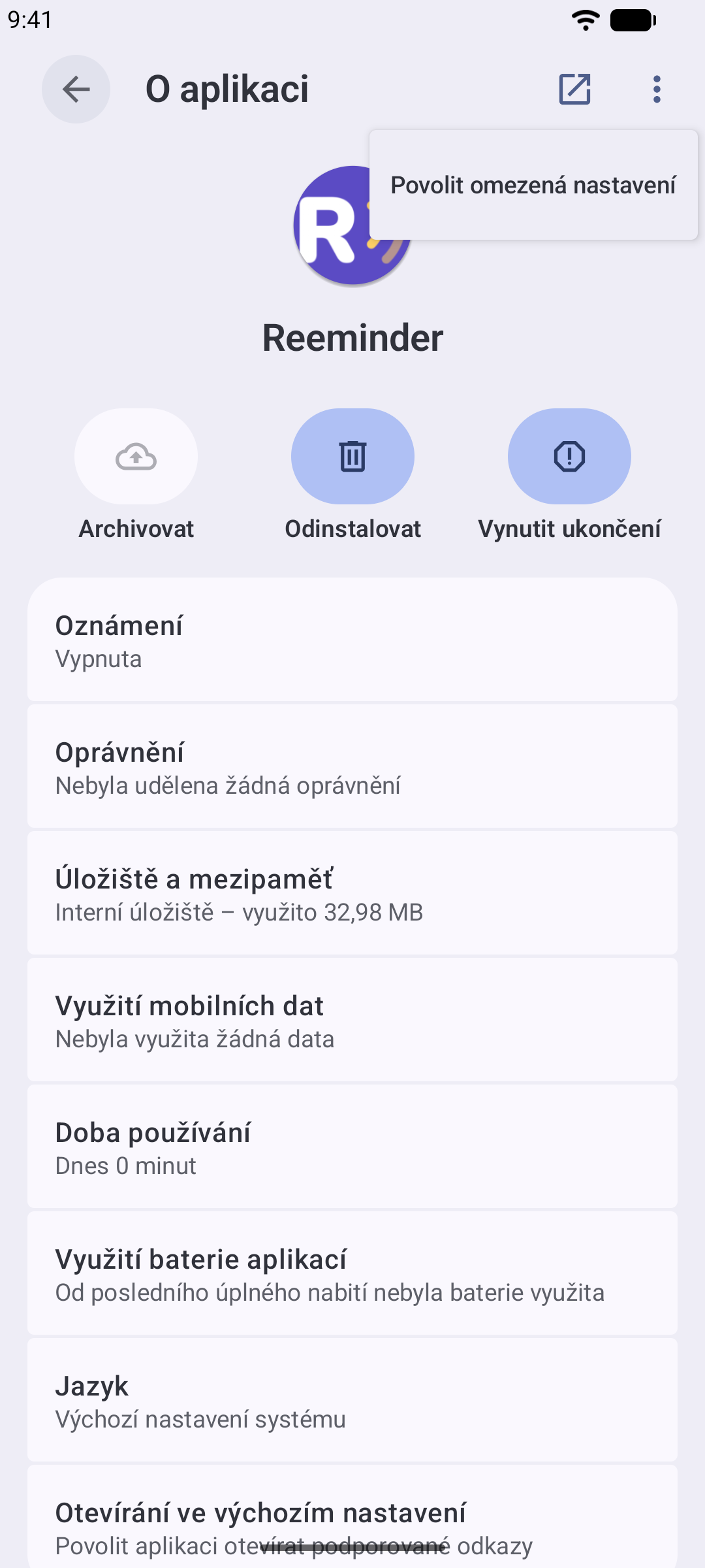 Otevřená nabídka se třemi tečkami se zvýrazněnou volbou „Povolit omezená nastavení“