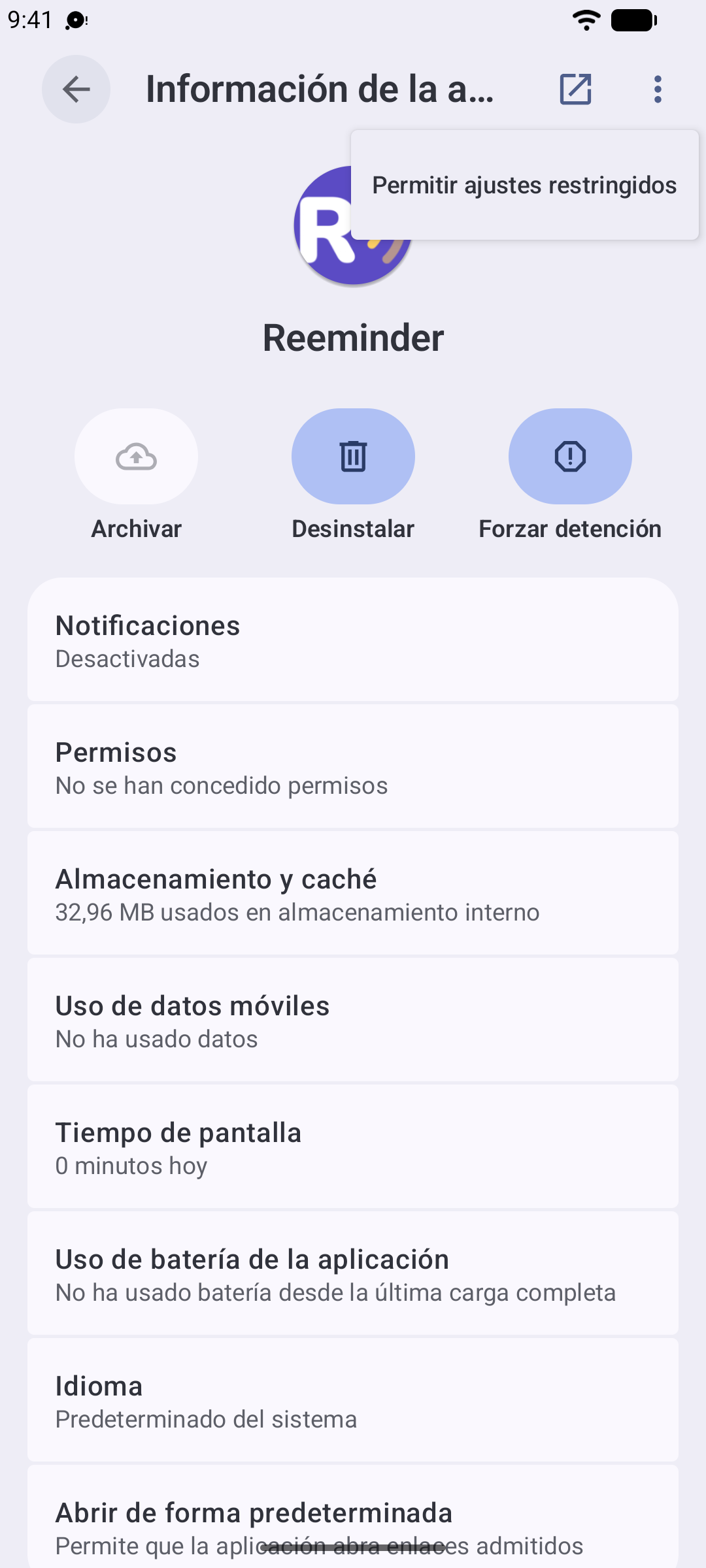 El menú de tres puntos abierto, con “Permitir ajustes restringidos” resaltado